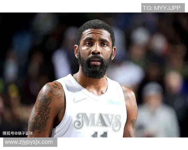 欧文送全队高尔夫球车惊喜连连！克莱试驾几乎翻车被诙谐戏弄